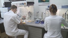 Vědci opět pracují na české vakcíně. Odborníci ale projekt kritizují