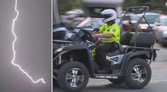 Do policisty na čtyřkolce udeřil blesk. Letěl pro něj vrtulník