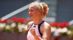 Siniaková schytala kanára, ale postupuje. Kvitová a Fruhvirtová končí