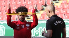 Nové zprávy o Salahovi! Stihne egyptský filuta start MS?