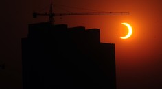 Blíží se úžasná podívaná! Nad Českem uvidíme částečné zatmění Slunce