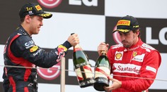 Vettel prý za rok přestoupí k Ferrari, Alonso ho schválil