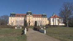 Lánský zámek se otevřel veřejnosti. První prohlídka přilákala desítky lidí