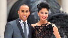 Hamilton se bude ženit! Krásná Nicole mu napotřetí kývla