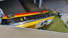 Policie obvinila řidiče po pádu autobusu z mostu. Byl zdrogovaný!