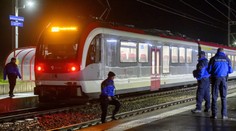 Horor ve švýcarském vlaku. Muž se sekyrou držel cestující jako rukojmí