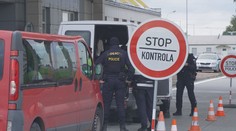 Uprchlíci hledají nové trasy do Česka. Policie s armádou hlídají hranice