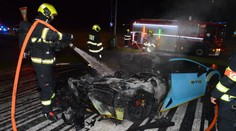 Plameny zničily luxusní auto. Škoda je 11 milionů korun