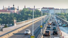 Praha zvažuje zavedení mýtného. Řidiči by platili desetikoruny denně