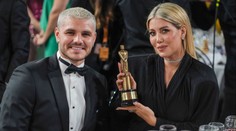 Manželka Icardiho si nedala pozor. Kromě fotky dětí ukázala i prsa