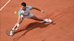 Úder turnaje! Alcaraz úžasně zaskočil Djokoviče, ten mu zatleskal