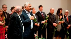 Na Menzela vzpomínají tisíce lidí. Odpusťte nám, říká režisér Strach