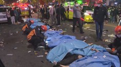 Na 150 lidí v Soulu zemřelo při halloweenských oslavách. Desítky se zranily