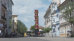 Dortovou věž v Plzni nahradila jiná socha. Připomíná významné dílo