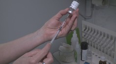 Očkování v Česku nabírá zpoždění, mezi lidmi je o něj malý zájem
