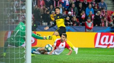 Slavia slavného soupeře tlačila, Dortmundu ale gól nedala a padla