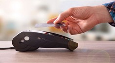 Velká banka zavádí nový poplatek. Nevyhne se mu téměř nikdo