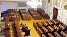 Za tohle je platíme! Poslanců přišlo málo, tak si dali pauzu
