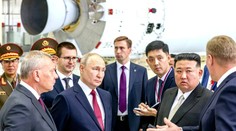 Hluboké přátelství diktátorů. Putin s Kimem si vyměnili pušky