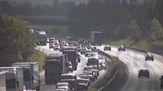 D11 ve směru na Hradec ochromila nehoda! Na místě se tvořily kolony