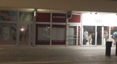 Cizinec se pokusil vloupat do zlatnictví. Na místě činu ho zadržela mladá žena