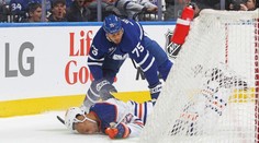 Padl nejtvrdší trest sezóny v NHL. Měl dostat ještě více, spekulují v zámoří