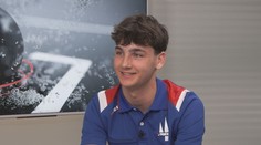 Six seven! Český pilot proměnil internetový vtip ve svou značku