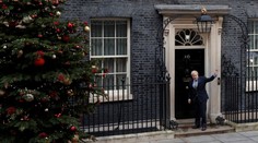 Britský skandál! Na úřadu vlády si udělali vánoční večírek v době lockdownu