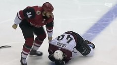 Šílenec z NHL: Sejmul soupeře a dlouho si nezahraje! VIDEO