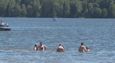 Hygienici kontrolují kvalitu vody na koupalištích. Někde se o dost zhoršila