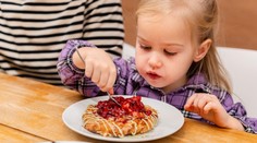 Inspektoři našli v obchodě nebezpečné koláčky. Rozhodně je nejezte, varují
