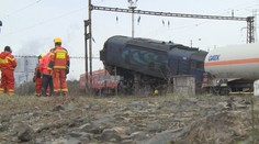 Hasiči budou až do noci odčerpávat propan-butan z vlaku na Teplicku