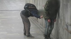 Mejdan jako Brno! Znavený muž usnul ve stoje a přišel o peněženku