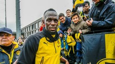 Gól hlavou i jesličky! Bolt ukázal, že by se jako fotbalista neztratil