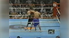 VIDEO: Boxerský sudí v ringu dostal jasný knock-out!