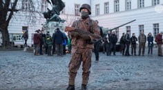 Náckové v uniformách SS prošli Budapeští. Němci jsou v šoku