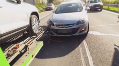 Hromadná nehoda ucpala dálnici D11, kolona měla kilometry