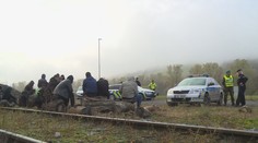 Zadržené migranty nikdo nekontroluje. Selhání Evropské unie, volá opozice