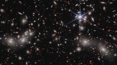 Přelomový objev ve vesmíru. Nová galaxie podle vědců připomíná arašíd