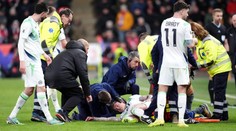 Děsivé scény v Edenu. Irský záložník byl po střetu s Chaloupkem v bezvědomí