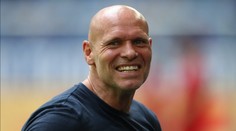 Ošklivé zranění hvězdy Bundesligy. Po skoku do vody přijde o varle