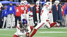 Největší trapas v historii NFL? Hráč místo do míče kopl do země