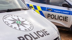 Policie potvrdila zásah na fotbale v Meziboří. Přijelo pět hlídek, okolnosti se řeší