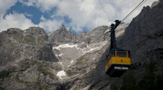 V Rakousku zemřela Češka (45), zřítila se do hloubky 250 metrů