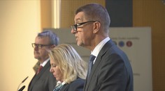 Milionové příjmy, ale i dluhy a úvěry! Podívejte se, za co utráceli politici