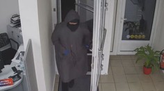 Ozbrojené přepadení banky v Mladé Boleslavi. Lupič odešel s hromadou peněz