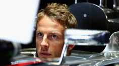 V Suzuce začaly nejlépe McLareny, druhý trénink ovládl Webber