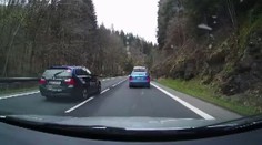 Vůz autoškoly ohrožoval jiné řidiče. Bezohlednou jízdu zachytila kamera