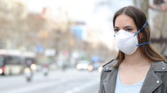 ČHMÚ vyhlásil smogovou situaci. V části Česka hrozily potíže s dýcháním