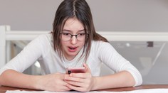 Nejen TikTok. Nebezpečné mohou být i další aplikace z Číny. Oblíbené jsou i v Česku